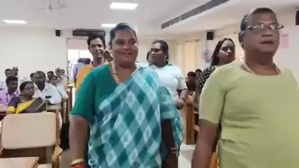 திருப்பத்தூர்: பாச்சல் கிராமத்தில் வீட்டுமனை பட்டா வழங்க  திருநங்கைகள் கலெக்டரிடம் மனு
