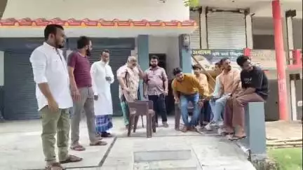 मंझनपुर: नेता नगर में स्थित सूने घर में अलमारी तोड़कर चोरों ने की लाखों रुपए के जेवर और नकदी की चोरी
