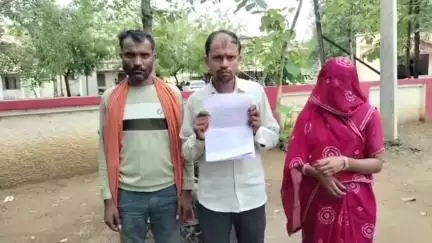 महोबा: लौहर गांव में मजदूर सप्लाई के नाम पर ठेकेदार से ₹16 लाख की हुई ठगी, ठेकेदार ने एसपी से लगाई न्याय की गुहार
