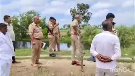 लखीमपुर: 13 दिन से लापता चंदपुरा निवासी दिव्यांग का संदिग्ध परिस्थितियों में गन्ने के खेत में मिला शव, जांच में जुटी पुलिस