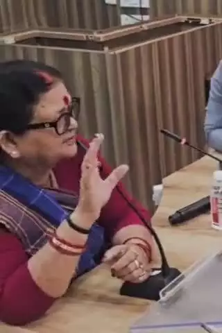 कानपुर: कानपुर नगर निगम में महापौर प्रमिला पांडे ने जल भराव की समस्या को लेकर की बैठक
