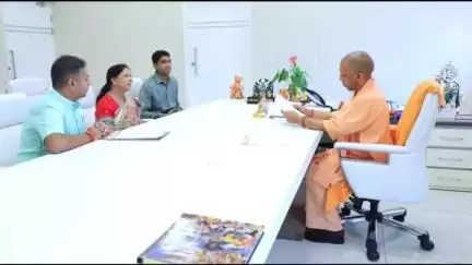 अमरोहा: अमरोहा नगर पालिका चेयरमैन शशि जैन ने मुख्यमंत्री योगी आदित्यनाथ से की मुलाकात