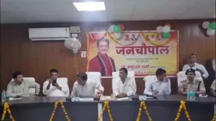 मऊरानीपुर: झांसी ललितपुर सांसद ने तहसील सभागार में जन चौपाल लगाकर सुनी लोगों की समस्याएं, अधिकारियों को दिए निस्तारण के निर्देश