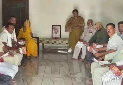 इंदौरा: इंदोरा में भाजपा ने भारतीय जनसंघ के संस्थापक के बलिदान दिवस पर किया नमन