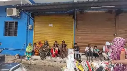 विदिशा नगर: वार्ड नंबर 38 में राशन दुकान पर उपभोक्ता कई दिनों से परेशान
