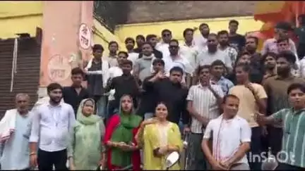 बाड़ी: कांग्रेस युवाओं ने प्राइवेट स्कूलों की मनमानी व कोचिंग माफिया के खिलाफ उठाई आवाज, एसडीएम को सौंपा ज्ञापन