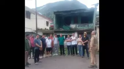 मुनस्यारी: थाना मुनस्यारी पुलिस ने नशा मुक्ति के लिए मदकोट में जागरूकता कार्यक्रम का आयोजन किया