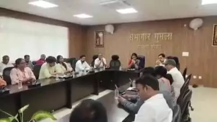 गुमला: आईटीडीए परियोजना निदेशक रीना हांसदा के सम्मान में विदाई समारोह का आयोजन