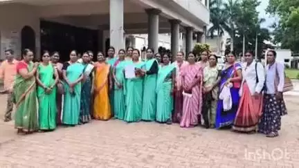 धमतरी: धमतरी के मितानिनों ने कांकेर जिले के एक मितानिन प्रशिक्षक की हत्या के आरोपी को जल्द पकड़ने की मांग की