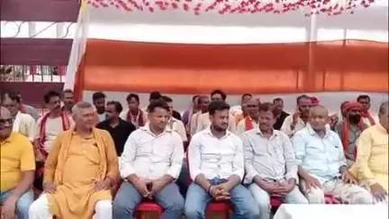 आरा: भाजपा भोजपुर ने सोमवार को डॉक्टर भीमराव अंबेडकर जी के अपमान एवं लालू परिवार के अहंकार के खिलाफ एकदिवसीय धरना दिया
