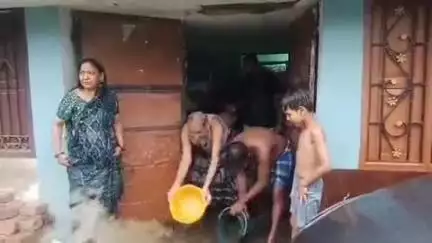 जगदीशपुर: हबीबपुर नगर पंचायत के अधिकारी की लापरवाही के कारण इमामपुर पंचायत के कई घरों में पानी ने मचाया तांडव#jansamasya