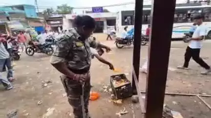 गुमला: भरनो और गुमला के विभिन्न प्रतिष्ठानों में खाद्य सुरक्षा एवं मादक पदार्थ के विरुद्ध जांच अभियान