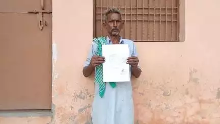 आंवला: आंवला के गुरुगावां में जाति सूचक शब्दों का प्रयोग कर पीड़ित से छीने गए मोबाइल और रुपए