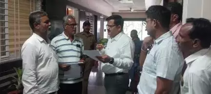 सातारा: जिल्ह्याचे पर्यटन विकासाचे धोरण सर्वसमावेशक राबबा:डॉ. बाबासाहेब आंबेडकर स्मारक समितीची जिल्हाधिकारी कार्यालय येथे मागणी
