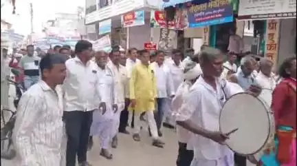 बिलोली: महावितरणच्या गलथान कारभाराच्या विरोधात गांधी चौक ते तहसील कार्यालयापर्यंत मोर्चा व रास्ता रोको आंदोलन