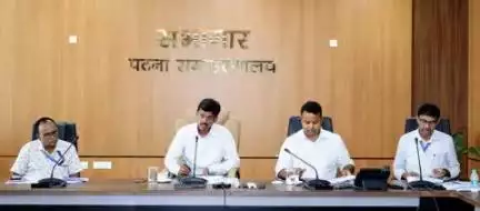जिलाधिकारी, पटना द्वारा प्रोजेक्ट मॉनिटरिंग ग्रुप की बैठक में 30 से अधिक विकास परियोजनाओं के क्रियान्वयन की समीक्षा की गई तथा आ रहे व्यवधान को दूर किया गया। सभी परियोजनाओं में अच्छी प्रगति है।