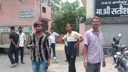 कोल: हरदुआगंज कस्बे में युवक ने शराब के नशे में फांसी लगाकर की आत्महत्या, पुलिस ने शव का कराया पोस्टमार्टम