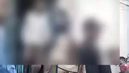 স্বরূপনগর: বেআইনিভাবে বাংলাদেশে যাওয়ার চেষ্টা; স্বরূপনগর থানার পুলিশের হাতে গ্রেপ্তার 11, পেশ আদালতে