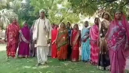 नरसिंहपुर: खेरुआ टोला में बिजली और पानी का संकट, प्रशासनिक अधिकारियों द्वारा ध्यान नहीं दिया जा रहा