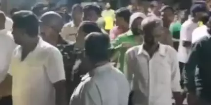 उत्तर सोलापूर: घोंगडे वस्ती येथे दोन गटात झालेल्या दगडफेकीत माजी नगरसेवकाच्या दोन मुलांसह सातजण जखमी: जोडभावी पोलिसात घटनेची नोंद...