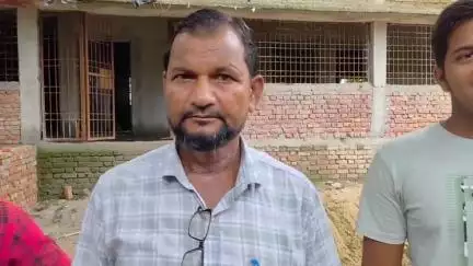 ठाकुरगंज:निर्माणाधीन विद्यालय में अनियमितता का ग्रामीणों ने लगाया आरोप 
 je ने कहामामले को देखेंगे। वार्ड नं8 मालिनगांव