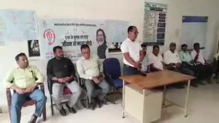 भरनो: ब्लॉक कार्यालय प्रांगण में ड़ेबोडिंग बॉलीबॉल खिलाड़ियों ने नशापान के खिलाफ चलाया अभियान