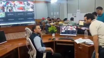 राजगढ़ी: डीएम स्मार्ट कंट्रोल रूम से लगातार यमुनोत्री धाम में भूस्खलन घटना की निगरानी की जा रही है