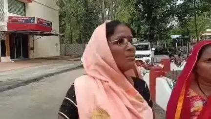 नरसिंहपुर: बरहाबड़ा में लड़के-लड़की कॉलेज से भागे, लड़की के परिजन जान से मारने की दे रहे धमकी
