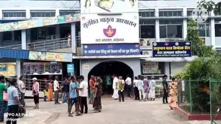साहिबगंज: सकरीगली रेलवे स्टेशन पर ट्रेन से घायल व्यक्ति को चिकित्सक ने किया हायर सेंटर रेफर