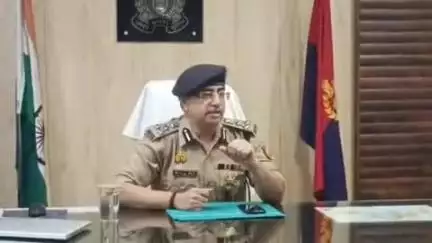 झांसी: GRP SP कार्यालय में पत्रकार वार्ता में GRP DIG ने कहा, वंदे भारत में हुई मारपीट पर कड़ी कार्रवाई होगी, किसी को नहीं बख्शा जाएगा