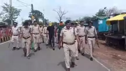 करेरा: लालपुर फायरिंग केस: दो इनामी आरोपी गिरफ्तार, पुलिस ने निकाला जुलूस, दिया सख्त संदेश