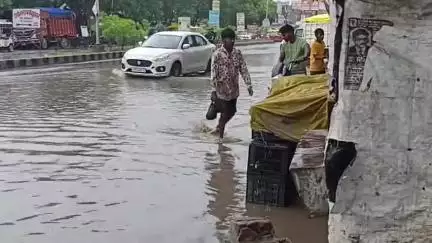 देेेवरिया: गौरी बाजार में विकास की खुली पोल, बारिश ने बनाया हाईवे को तालाब, राहगीर परेशान
#jansamasya