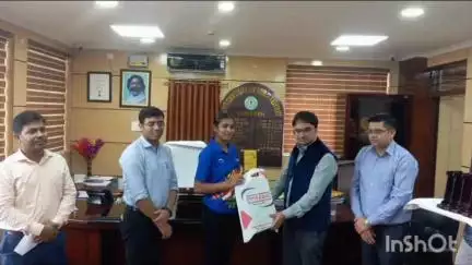 रामगढ़: समाहरणालय में अंतरराष्ट्रीय ओलंपिक दिवस के अवसर पर उपायुक्त ने खिलाड़ियों को किया सम्मानित