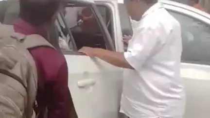 कवर्धा: ग्राम बाम्हनटोला में बाइक सवार युवक सड़क हादसे का शिकार, गंभीर हालत में लोहारा अस्पताल में भर्ती