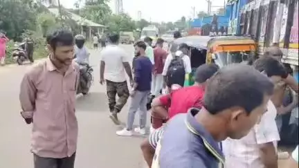 উদয়পুর: চন্দ্রপুর কলোনি বাজার সংলগ্ন এলাকায় অটোতে ধাক্কা গাড়ির, গুরুতর আহত 2