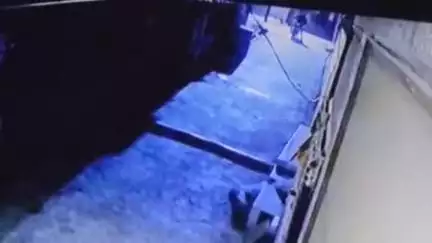 बहादुरगढ़: गांव सांखौल में घर के बाहर से बाइक हुई चोरी, सीसीटीवी में कैद हुई घटना