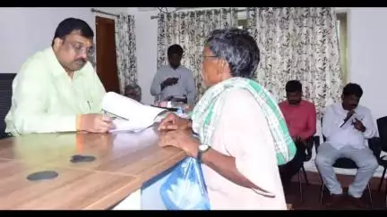 నిర్ణీత సమయానికి అర్జీలను పరిష్కరించాలి: జిల్లా రెవెన్యూ అధికారి సత్యనారాయణ రావు