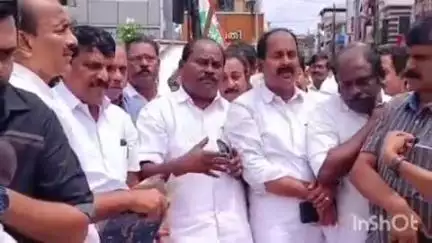 കോഴഞ്ചേരി: നിലമ്പൂരിലെ യു.ഡി.എഫ് വിജയം, പത്തനംതിട്ട നഗരത്തിൽ യു.ഡി.എഫ് ആഹ്ലാദ പ്രകടനം