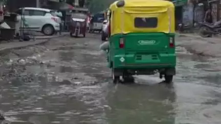 कुटुंबा: अंबा में जल जमाव से लोगों को हो रही परेशानी, सड़क निर्माण एजेंसी की लापरवाही से हुई समस्या; लोगों में आक्रोश #jansamasya