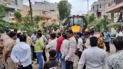 जालना: नूतन वसाहत परिसरात अतिक्रमण काढताना वाद घालणाऱ्या 4 जणांविरुद्ध गुन्हा दाखल