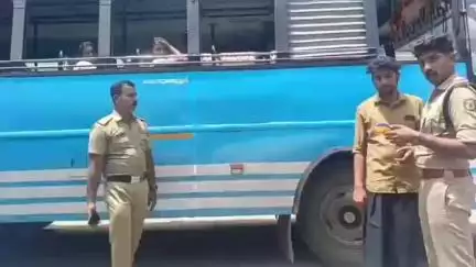 കൊടുങ്ങല്ലൂർ: നഗരത്തിൽ പോലീസിന്റെ മിന്നൽ പരിശോധന, നിയമലംഘനം നടത്തിയ സ്വകാര്യ ബസുകൾ പിടികൂടി