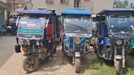 मधेपुरा: शहर में बिना रजिस्ट्रेशन नंबर के चल रहे वाहनों पर कार्रवाई, 35 वाहन ज़ब्त