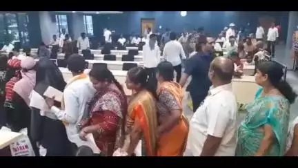 మంథని: రైతు భరోసా ఇప్పించాలని, భూ భారతి పోర్టల్‌లో నమోదు చేయాలని కలెక్టర్‌కు ఫిర్యాదు చేసిన రామగిరి వాసులు