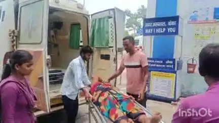 बांका: खसिया गांव में मोटर का स्विच चालू करते समय महिला को लगा करंट, अस्पताल में भर्ती