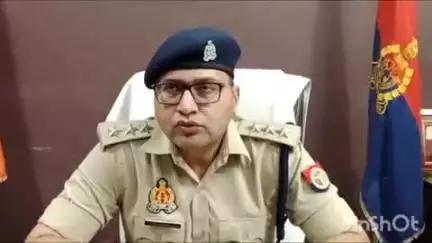 हापुड़: नगर कोतवाली क्षेत्र के मोहल्ला निवासी महिला ने पति के दोस्त पर घर में घुसकर अश्लील हरकतें करने का आरोप लगाया, मुकदमा दर्ज