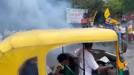 જામનગર શહેર: વિસાવદર પેટા ચૂંટણીમાં આપની જીત થતા શહેરના લાલબંગલા સર્કલ ખાતે ફટાકડા ફોડી ઉજવણી કરાઈ