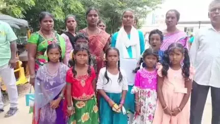 మా పాఠశాలను మా గ్రామంలోనే కొనసాగించండి సారు : చిత్తూరు జిల్లా దిగువ మేదవాడ విద్యార్థుల తల్లిదండ్రుల ఆవేదన #localissue