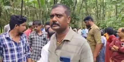 കൊട്ടാരക്കര: അഞ്ചൽ വയലയിൽ പശുവിനെ കുളിപ്പിക്കാൻ എത്തിയ ഗൃഹനാഥന് ആറ്റിൽ വീണ് ദാരുണാന്ത്യം