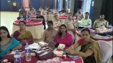 गिरिडीह: बेटी बचाओ बेटी पढ़ाओ अभियान के तहत नगर भवन गिरिडीह में बाल संरक्षण पर एक दिवसीय प्रशिक्षण संपन्न