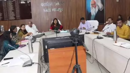शाजापुर: ज़िला कलेक्टर ने पशुपालन विभाग को दिए पात्र पशुपालकों को पशु केसीसी ऋण दिलाने के निर्देश